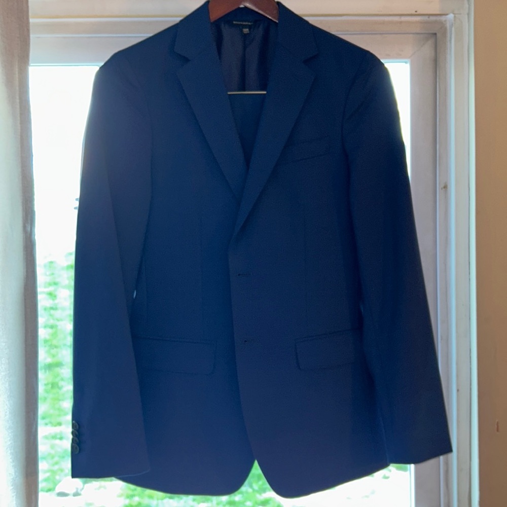Banana Republic navy slim suit. 36R. Pants 31 x 30.